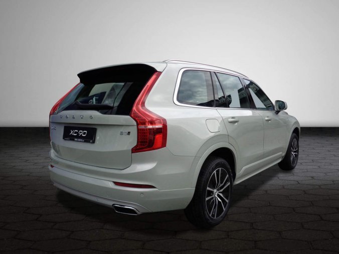 Volvo XC90, B5 2.0L 235 HP MOMENTUM PRO AT8 AWD, barva béžová