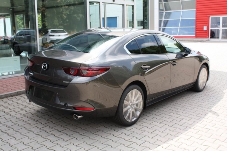 Mazda 3, SKYACTIV-G, barva šedá