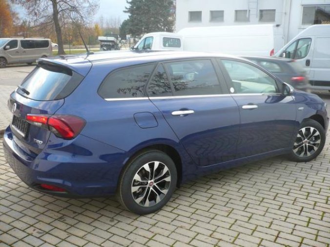 Fiat Tipo, SW 1.4 95k Mirror, barva modrá