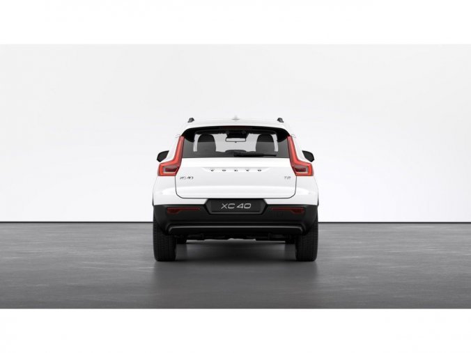 Volvo XC40, SUV, Momentum Core T2 FWD, barva bílá