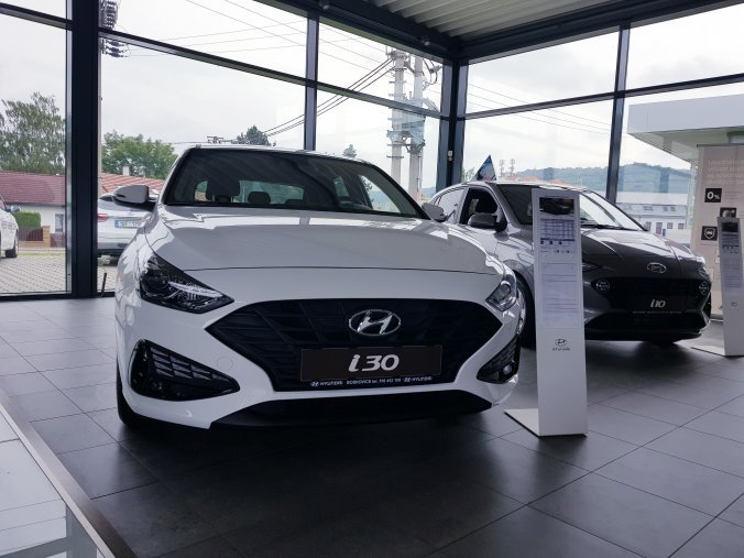 Hyundai i30, 1,5i CVVT 81 kW (95 NAT) 6 st. man, barva bílá