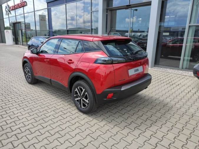 Peugeot 2008, Peugeot 2008 ACTIVE 1.2 100k MAN6, barva červená