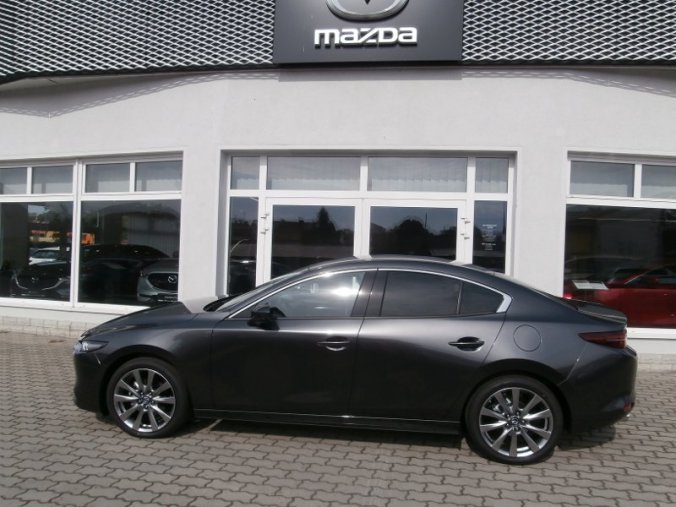 Mazda 3, Skyactiv X 181, barva šedá