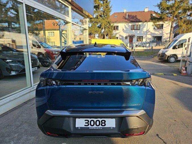 Peugeot 3008, Peugeot 3008 GT Hybrid 136 e-DCS6, barva modrá