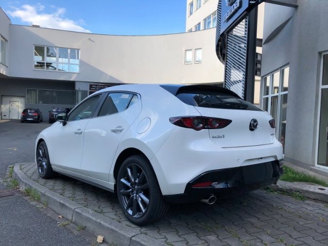 Mazda 3, 2.0i G 122K, barva bílá