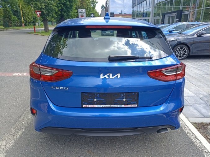 Kia Ceed, 1,5 T-GDi GPF 7DCT SPIN, barva modrá