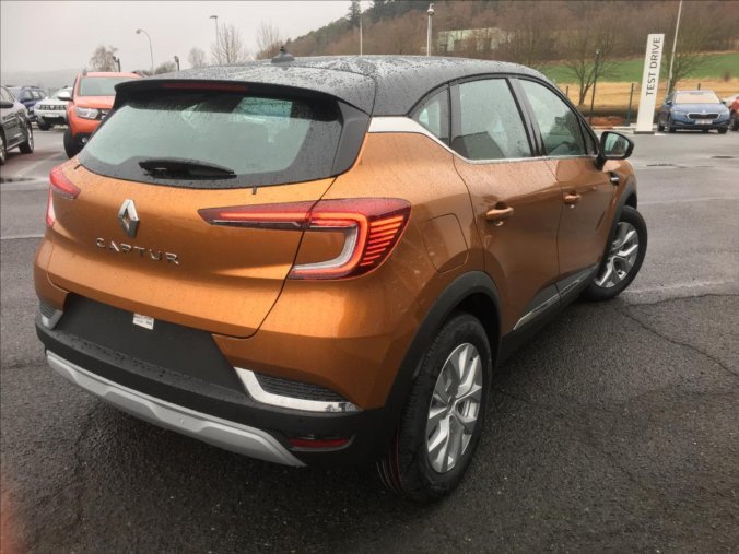 Renault Captur, 1,0 TCe 90  Intens, barva oranžová