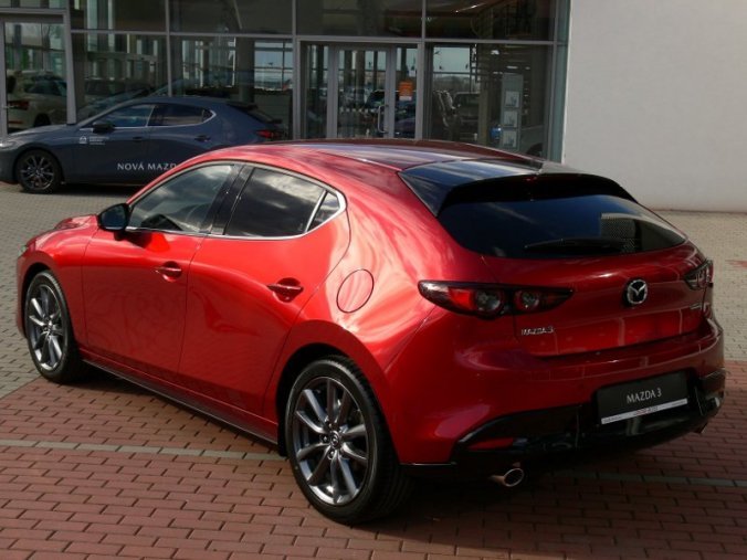 Mazda 3, 2.0 Skyactiv G122, barva červená