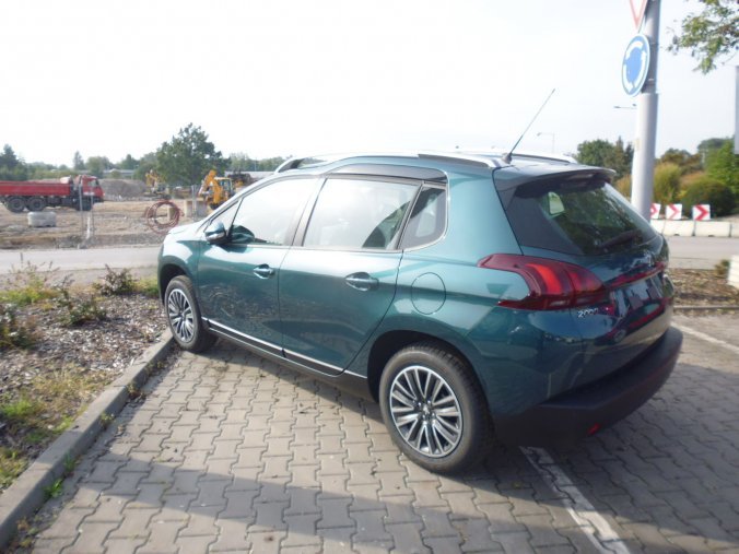 Peugeot 2008, ACTIVE 1.2 PureTech 110k EAT6, barva zelená