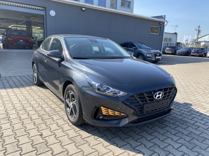 Hyundai i30, 1,0 T-GDI 88 kW (95 NAT) 6 st. man, barva černá