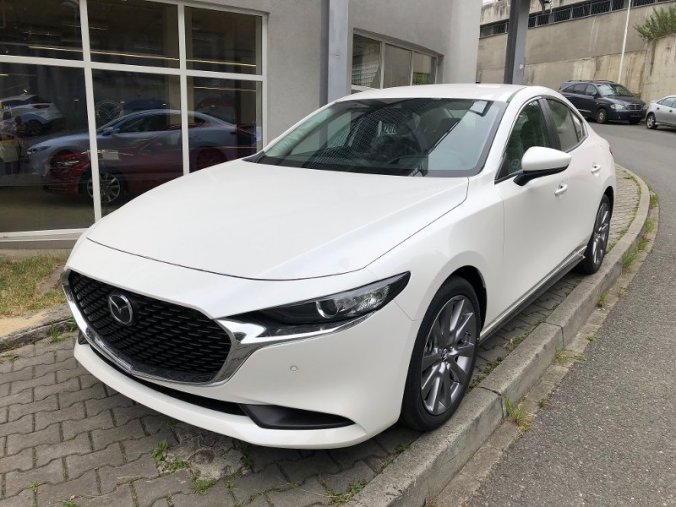 Mazda 3, 2.0i G 122, barva bílá