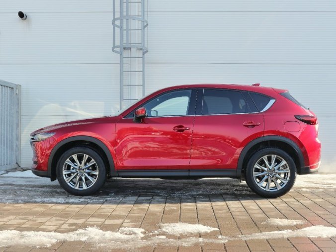 Mazda CX-5, 2,5 Skyactiv-G 143kW/194k, barva červená