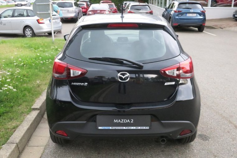 Mazda 2, 1,5G 75k, barva černá