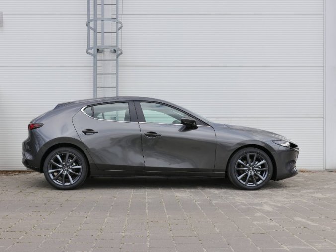 Mazda 3, Skyaktiv G122 MAN Plus, barva šedá