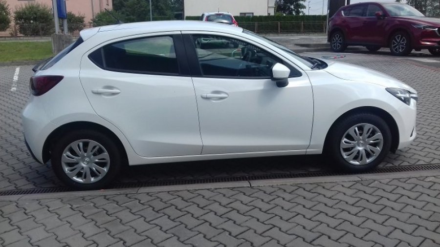 Mazda 2, 1,5 75k, barva bílá