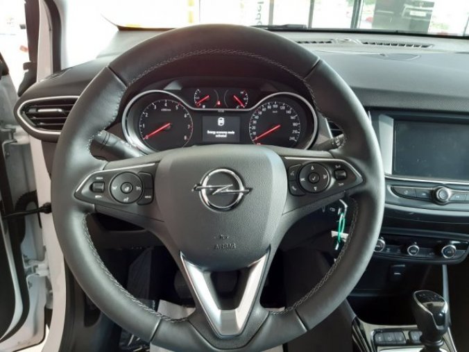 Opel Crossland X, Elegance 1.2TURBO (81kW) MT6, barva bílá