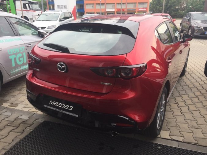 Mazda 3, 2,0 Skyactiv-G122, barva červená