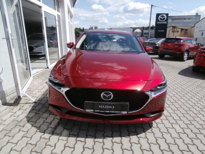 Mazda 3, Skyactiv G122, barva červená