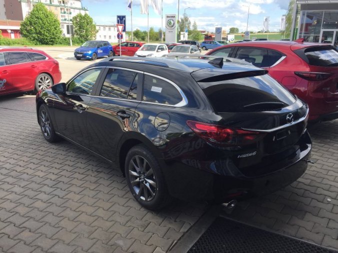 Mazda 6, 2,5 Skyactiv-G194 A/T, barva černá