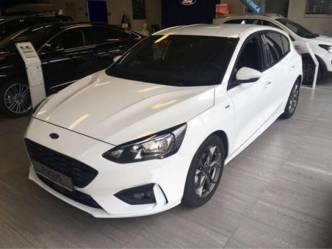 Ford Focus, 1.0 EcoBoost, barva bílá