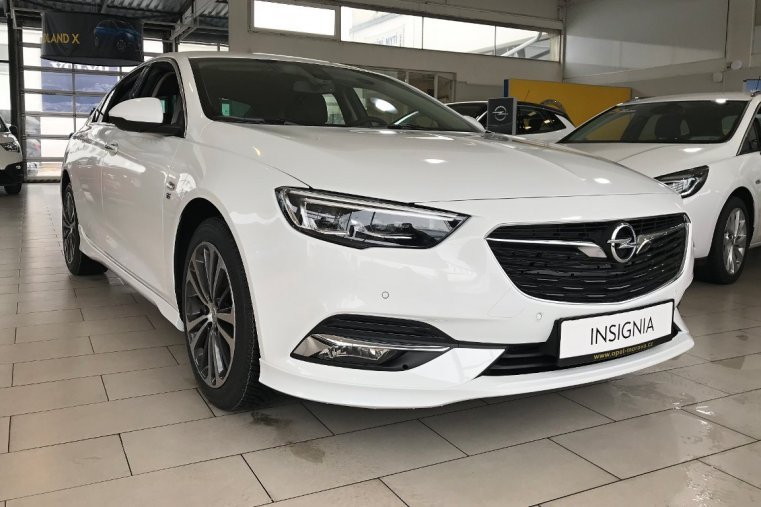 Opel Insignia, GS 2.0 D BUSINESS AT8 OPC LINE, barva bílá