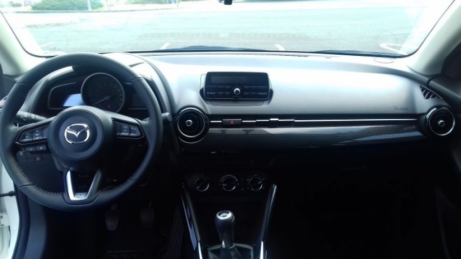 Mazda 2, 1,5 75k, barva bílá