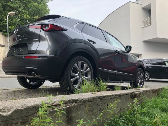 Mazda CX-30, 2.0i G122K, barva šedá