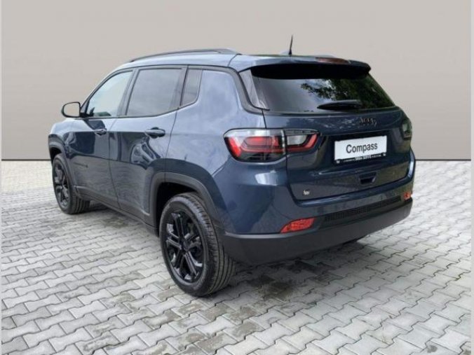 Jeep Compass, Night Eagle 1.3 Turbo GSE 130k, barva modrá