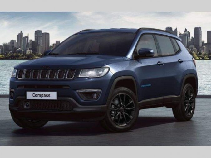 Jeep Compass, Night Eagle 1.3 Turbo GSE 130k, barva modrá