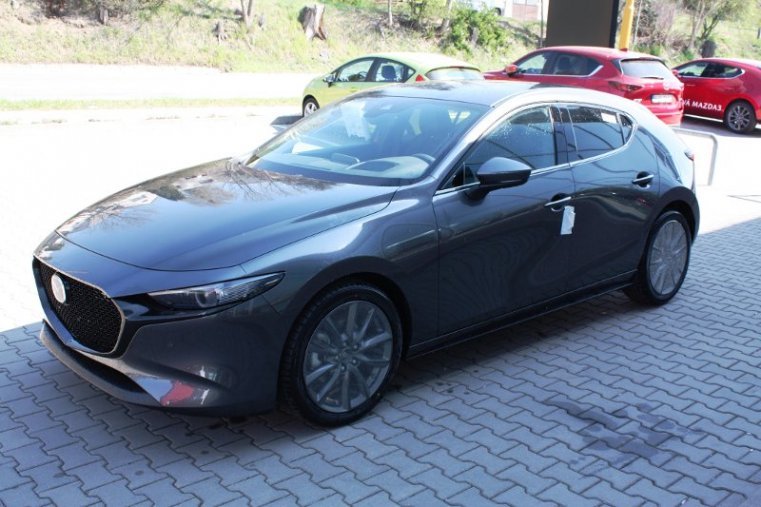 Mazda 3, SKYACTIV-G, barva šedá