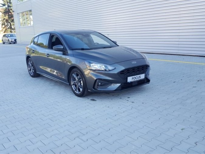 Ford Focus, 1.0 EcoBoost, barva šedá