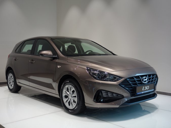 Hyundai i30, 1,5i CVVT 81 kW (95 NAT) 6 st. man, barva bronzová