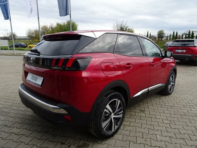 Peugeot 3008, Peugeot 3008 ALLURE PACK 1.2  130k EAT8, barva červená