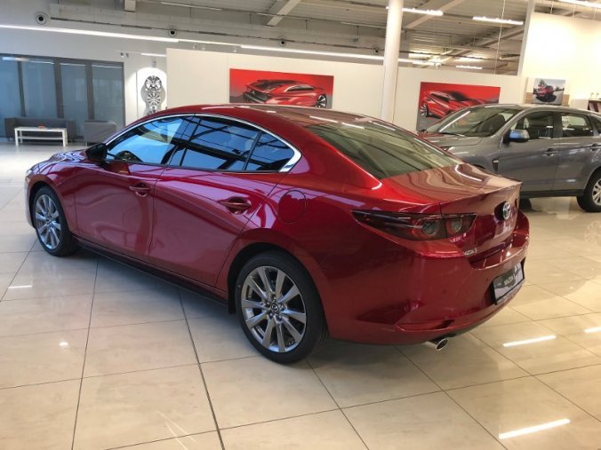 Mazda 3, Skyactiv-G 122k, barva červená