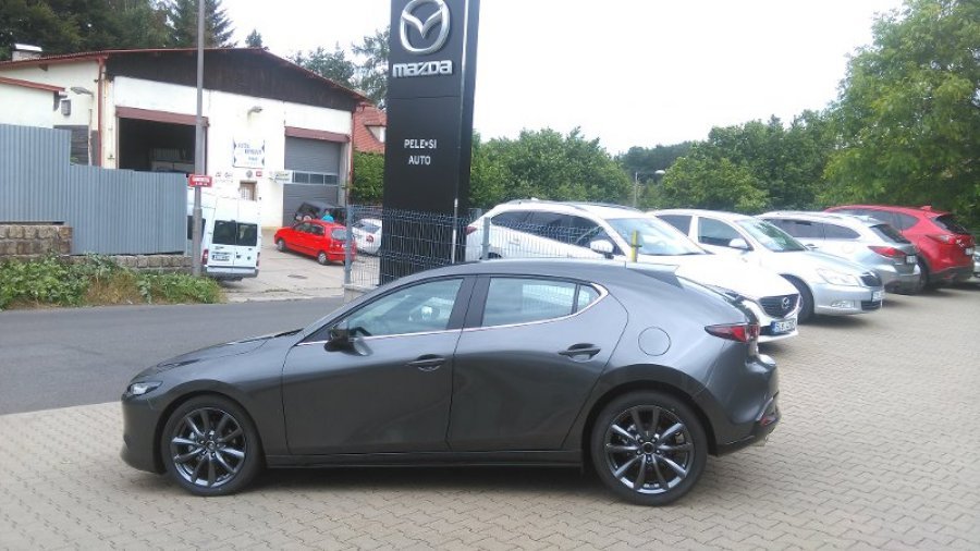 Mazda 3, Skyactiv G122 M/T, barva šedá