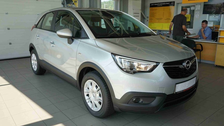 Opel Crossland X, Smile 1.2 60kW 5MT, barva stříbrná