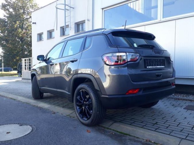 Jeep Compass, 1.3 150 PS NIGHT EAGLE automat, barva šedá