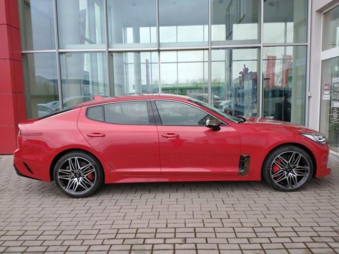 Kia Stinger, 3.3 V6 T-GDi 4x4 8A/T GT MY21, barva červená