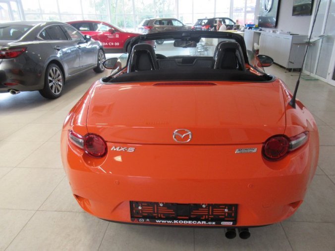 Mazda MX-5, 2,0i G184, barva oranžová