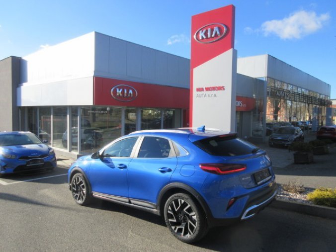 Kia XCeed, 1,5 T-GDi GPF 7DCT TOP, barva červená