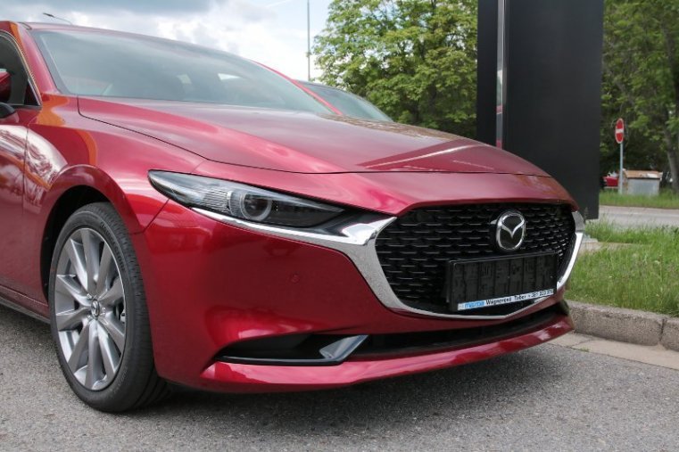 Mazda 3, 2,0 Skyactiv-G 122k, barva červená