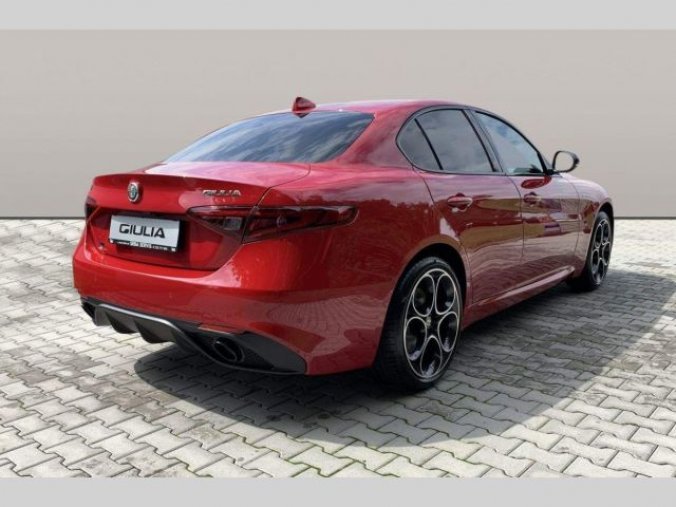 Alfa Romeo Giulia, 2,0 Turbo 280 k ATX AWD VELOCE, barva červená