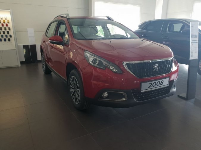 Peugeot 2008, ACTIVE 1.2 PureTech 82 S&S MAN5, barva červená