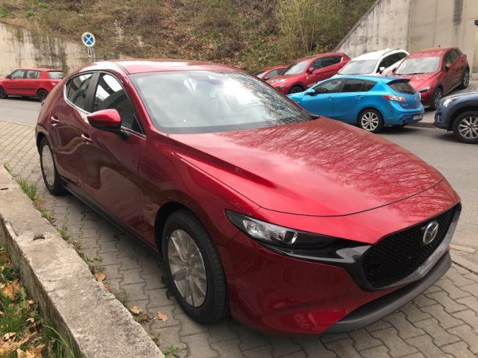 Mazda 3, 2.0i G 122K, barva červená