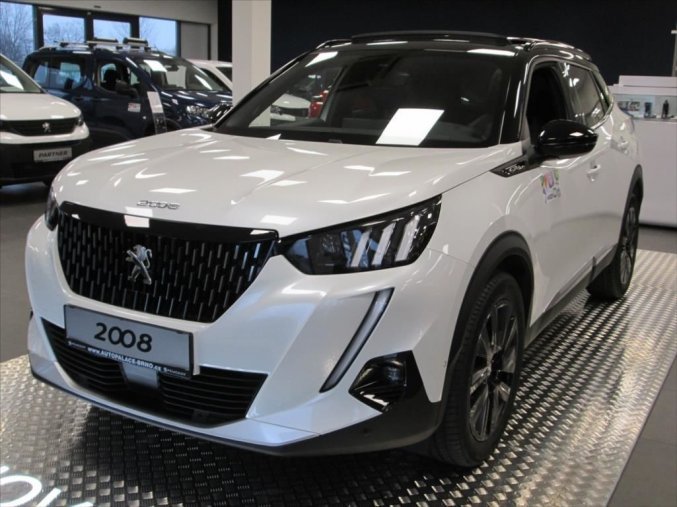 Peugeot 2008, 1.5BlueHDi 130k GT line EAT8, barva bílá