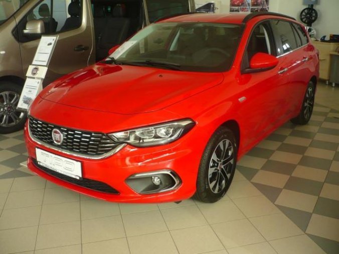 Fiat Tipo, SW 1.4 95k Mirror, barva červená