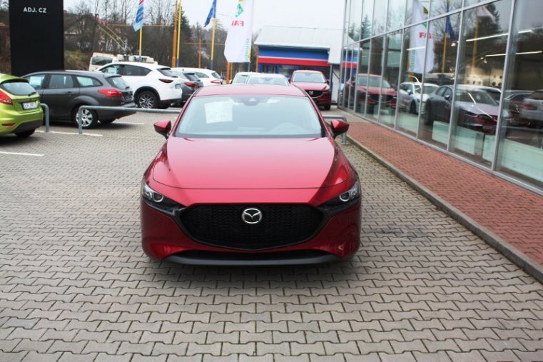 Mazda 3, SKYACTIV-G, barva červená