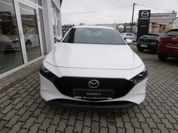 Mazda 3, Skyactiv G122, barva bílá