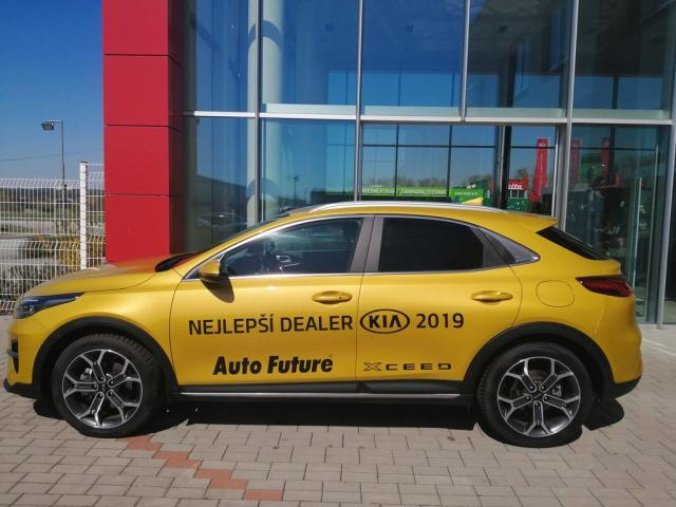 Kia XCeed, 1,6 T-GDi  TOP + paket Premium, barva zlatá