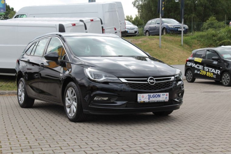 Opel Astra, ST Innovation 1,4 Turbo 92 kW, barva modrá